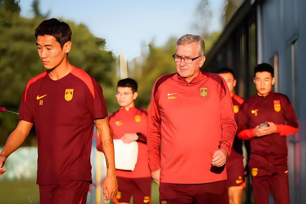 阿尔扎赫拉打破对手防线，赢得比赛