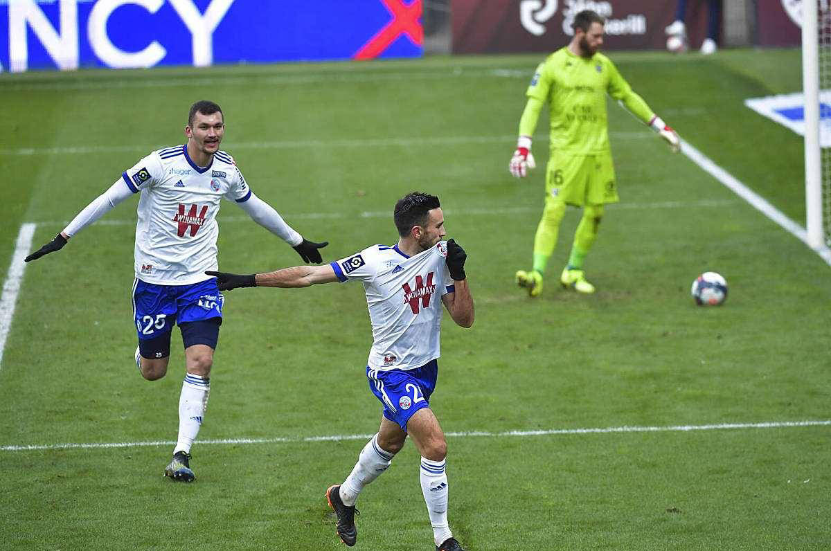 法国劲旅巴黎圣日耳曼完胜对手 法国劲旅巴黎圣日耳曼完胜对手