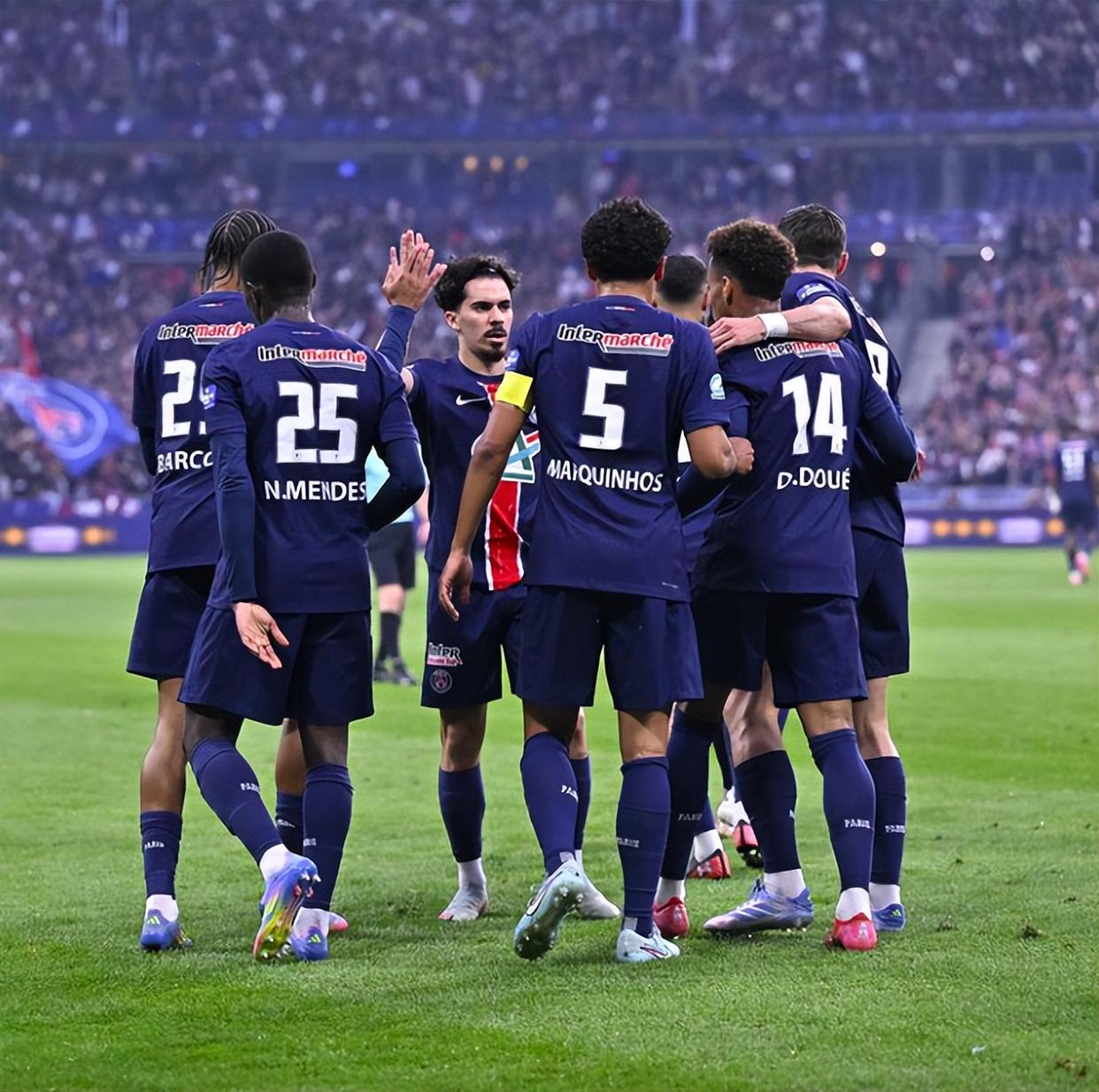 法国劲旅巴黎圣日耳曼完胜对手 法国劲旅巴黎圣日耳曼完胜对手