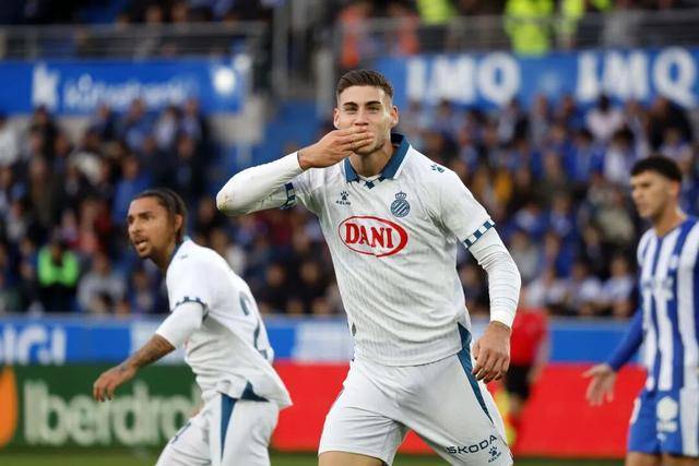 阿拉维斯客场大败,连续不胜态势 阿拉维斯客场大败,连续不胜态势