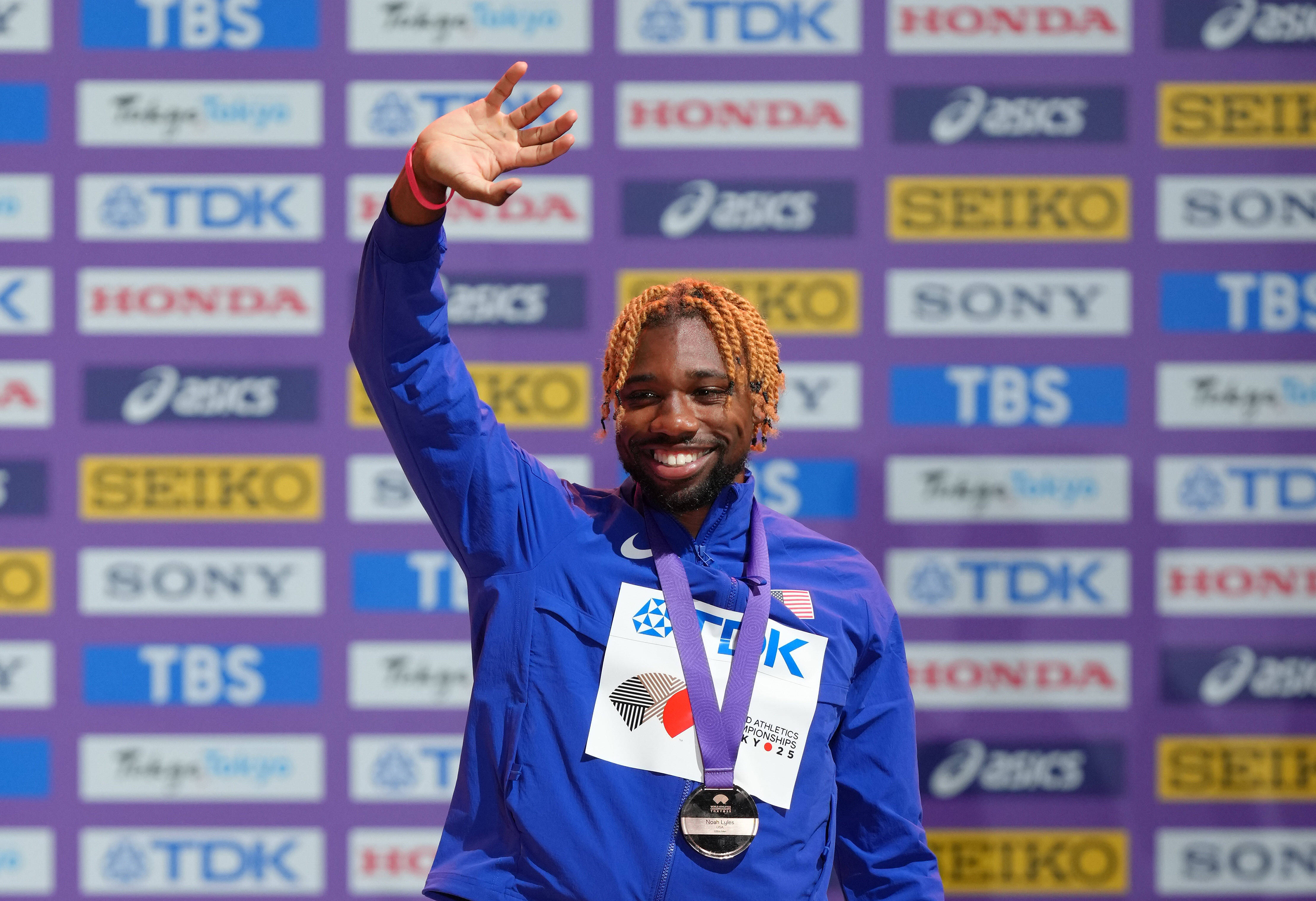 田径男子米决赛惊险上演，风云变幻令人瞩目