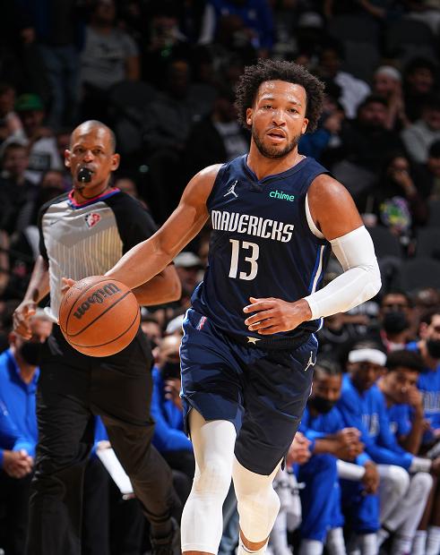 四川队完胜独行侠,布伦森扛起全队 四川队完胜独行侠,布伦森扛起全队