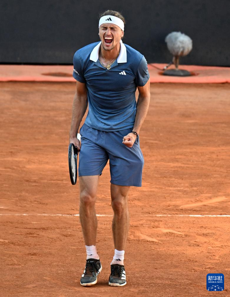 包含德国网球队爆冷澳大利亚网球队，兹维列夫爆发神勇的词条