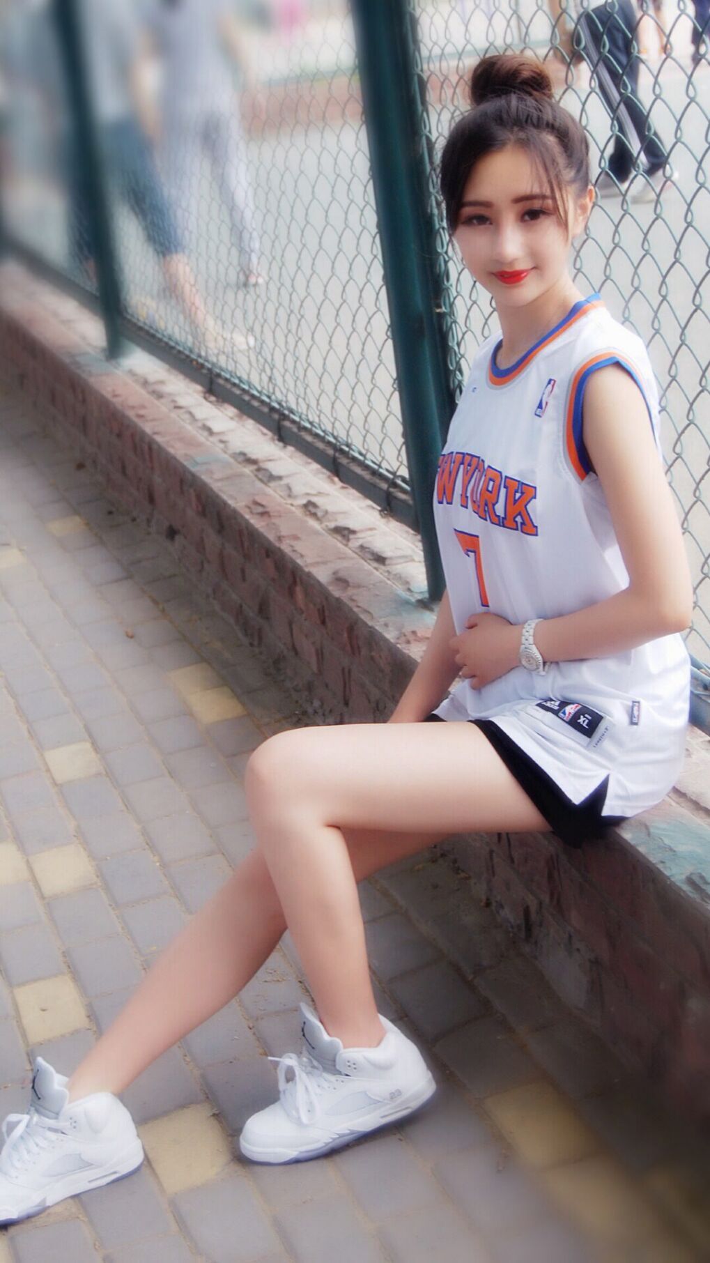 斯通斯爆发打破僵局，勒沃库森以希腊式节奏掌控全局