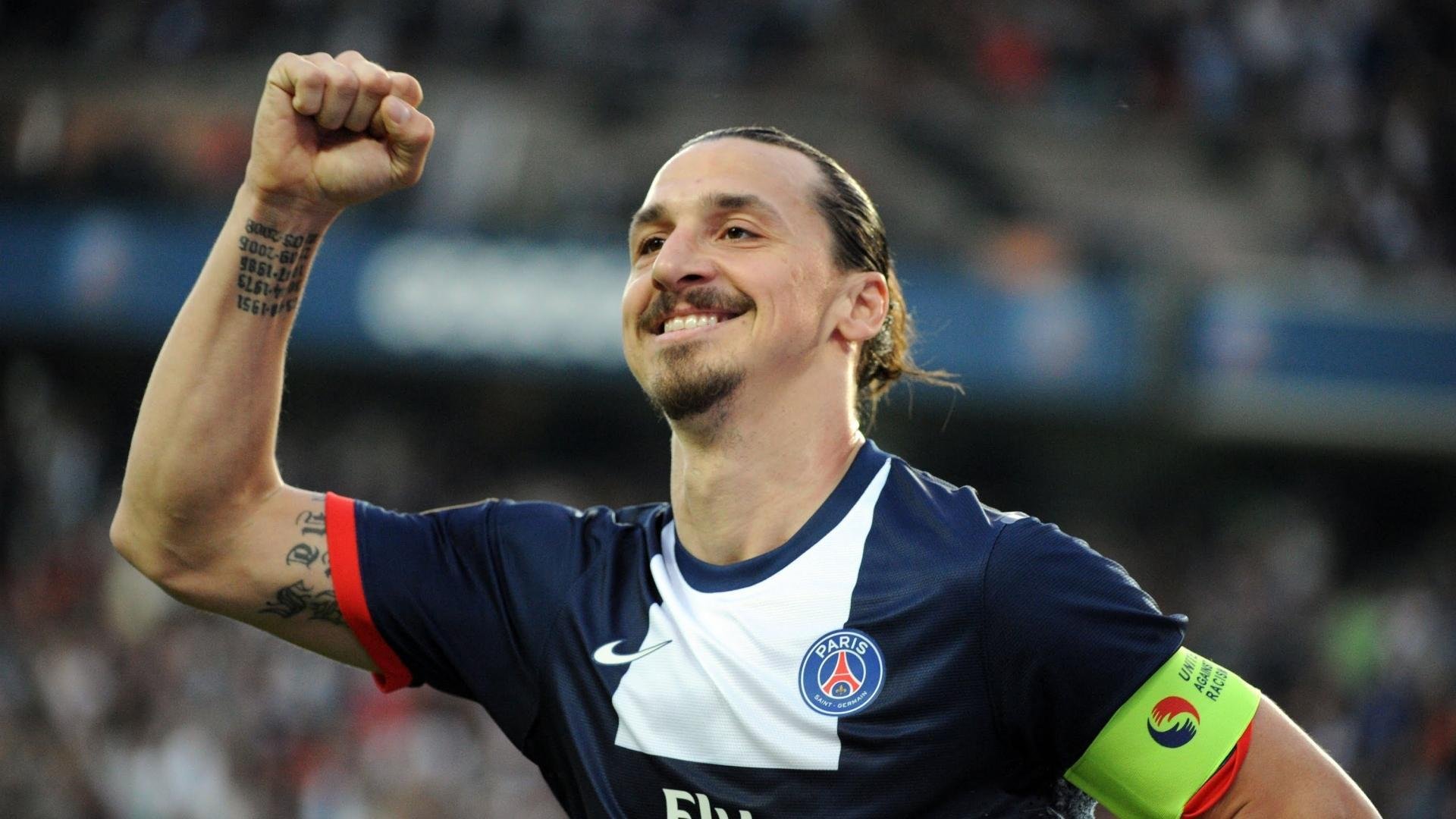 PG平台-教科书级表现！加克波独造三球助马里力克突尼斯，展现现代前锋全能模板