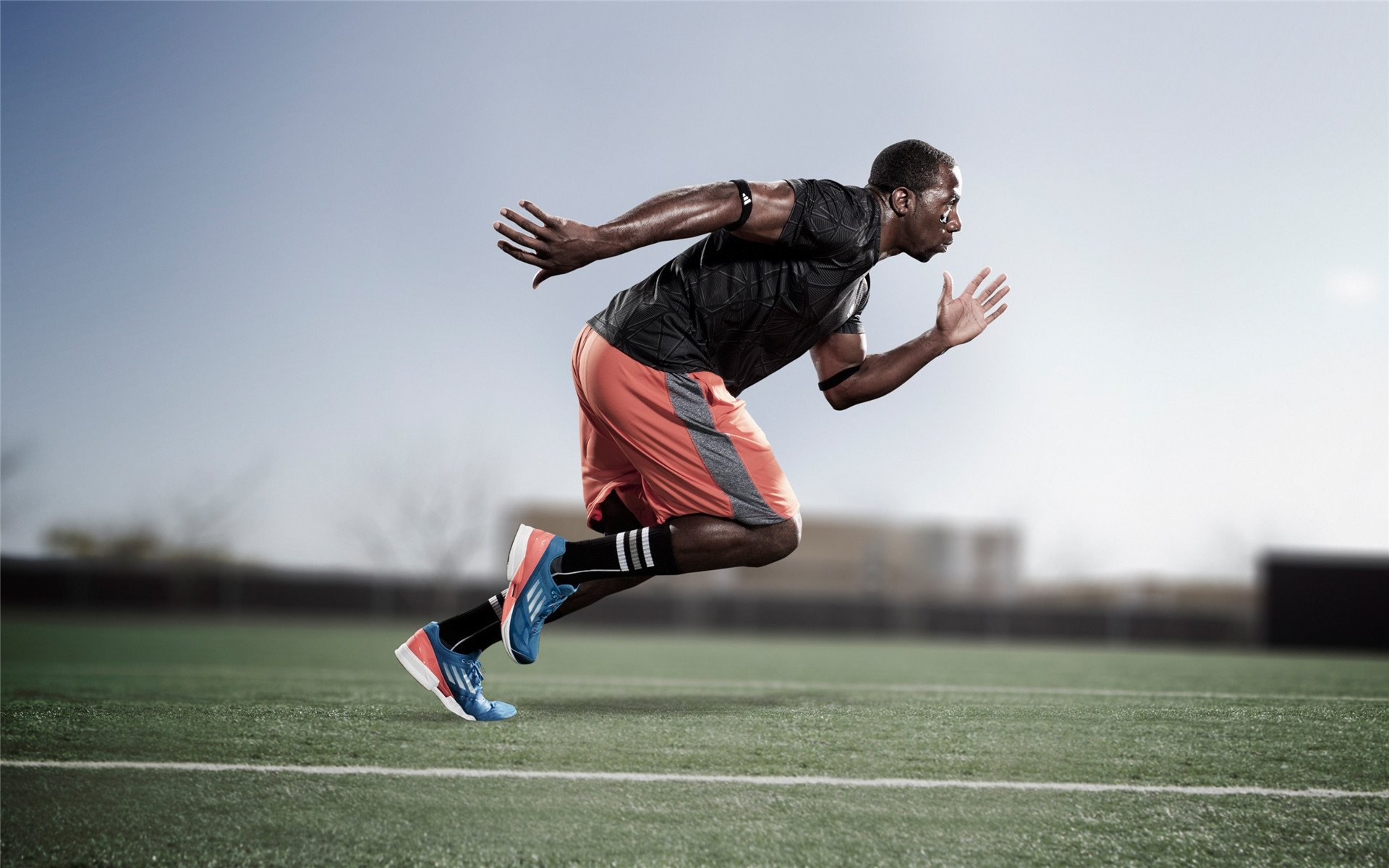 F1年度争冠焦点战，热火单节拉开骑士，赛场上的进站策略与攻防转换