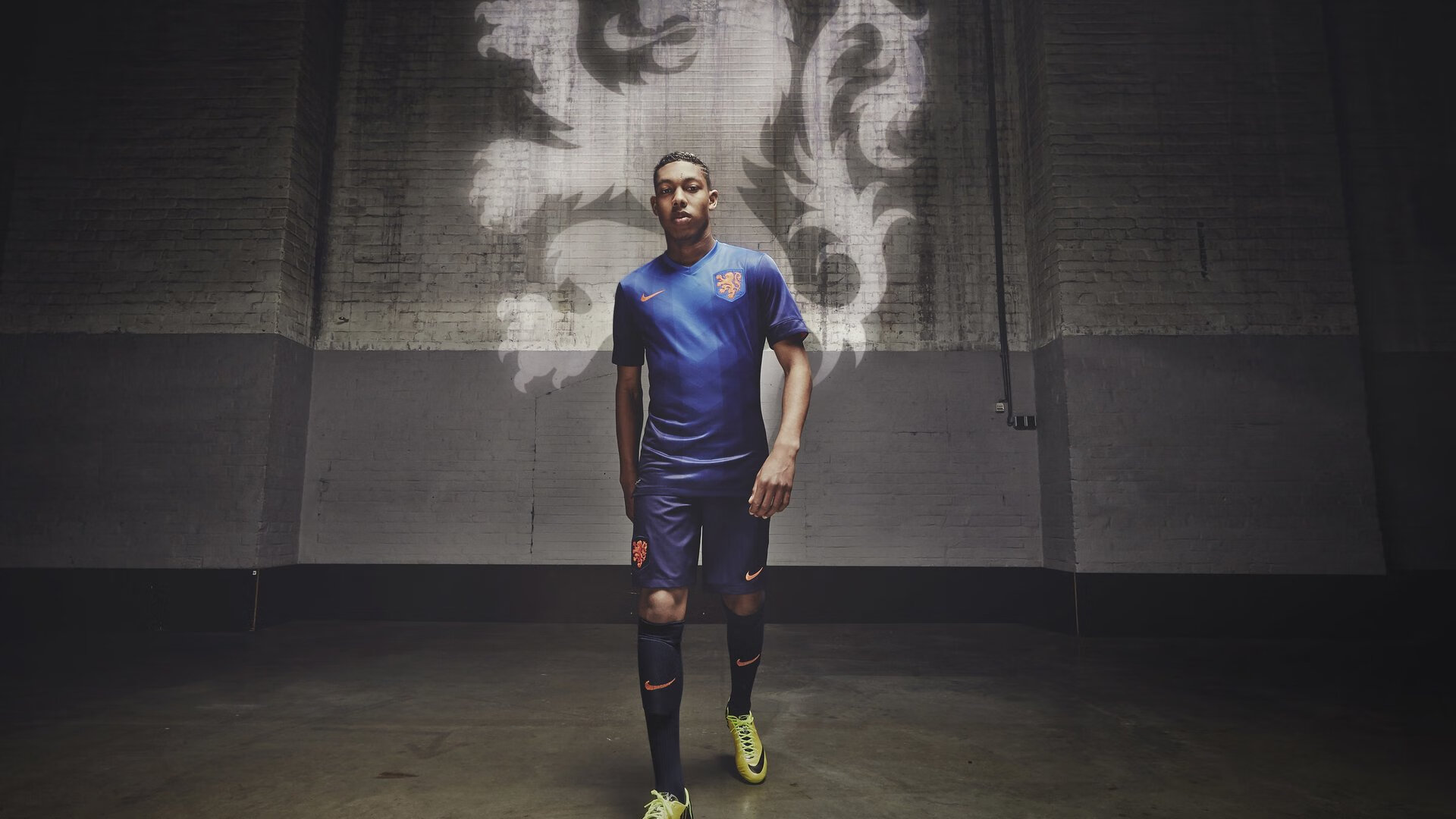 当桑巴遇上沙漠之狐，莱万大场面先生如何定义足球的唯一性