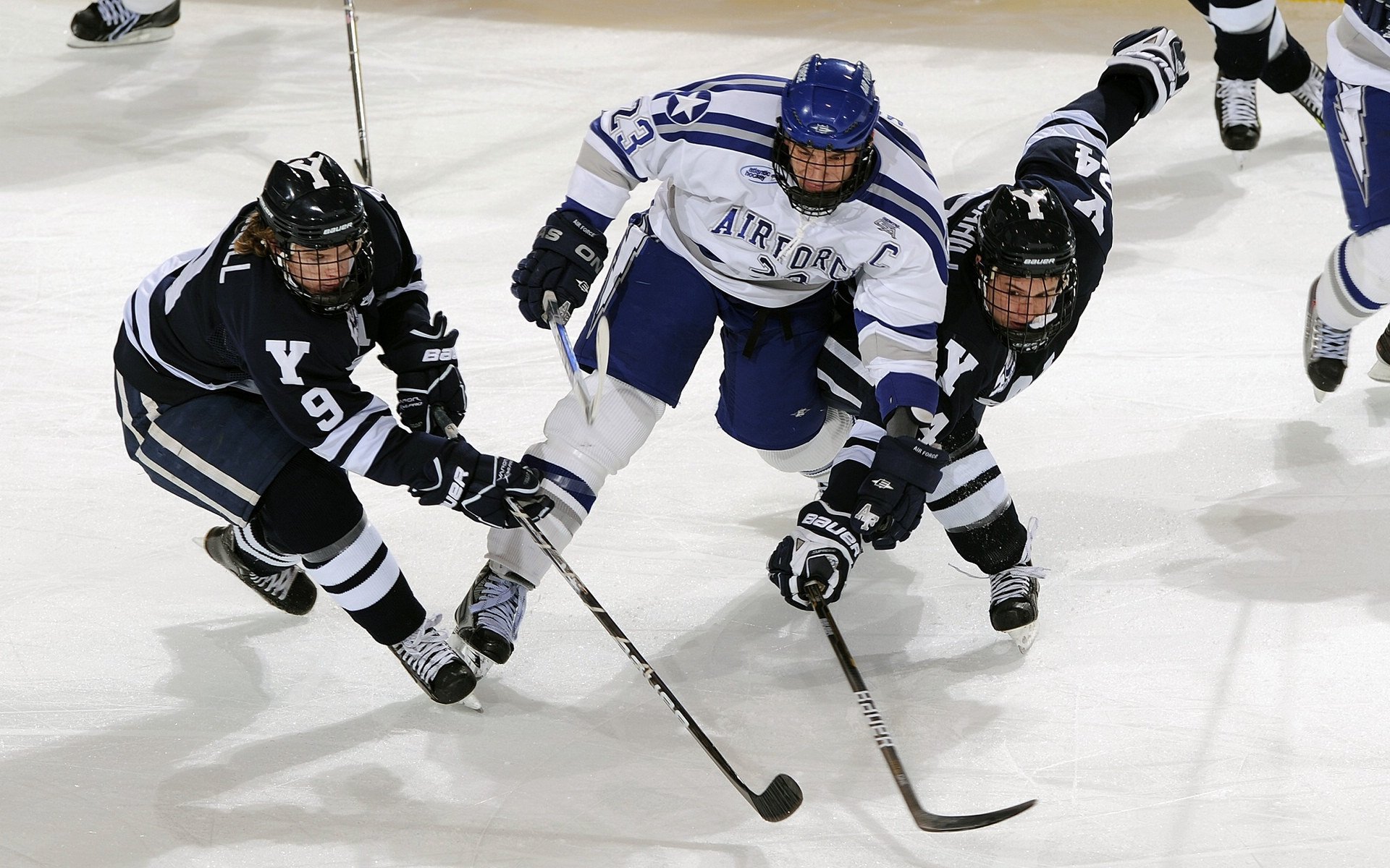 F1新赛季揭幕战之夜，格列兹曼的节奏完全掌控，一场速度与智慧的完美交响